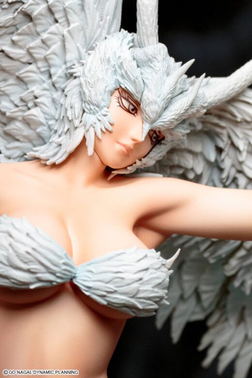 Devilman Figura Sirene Demon Spiritual Wings in the Sky