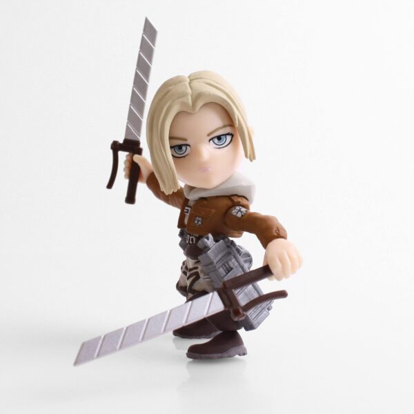 Attack on Titan Expositor con 12 Minifiguras 8 cm 01