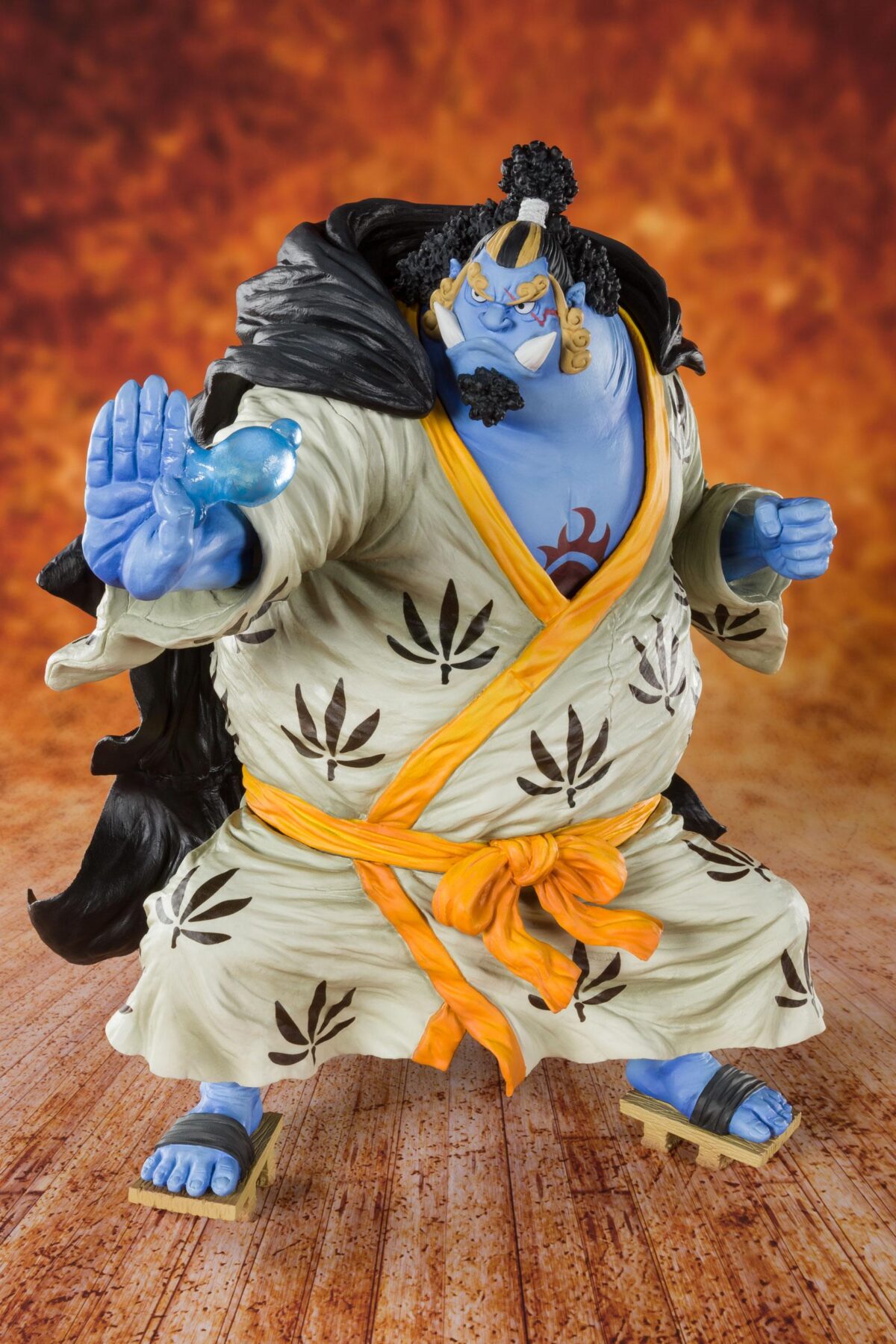 Descubre el apasionante mundo de Figura One Piece Knight of the Sea Jinbe.