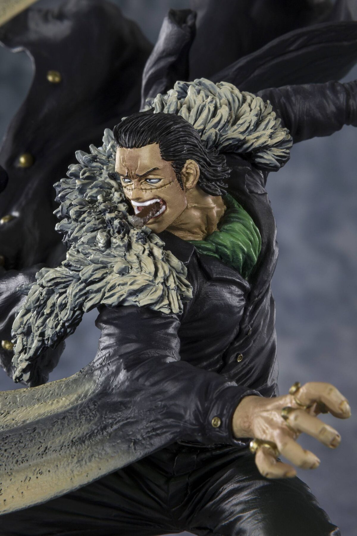 Descubre el apasionante mundo de Figura One Piece Sir Crocodile Paramount War.