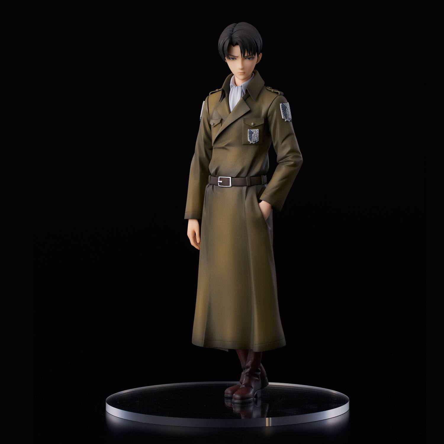 Figura Ataque a los Titanes Levi Coat