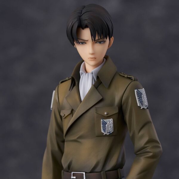 Figura Ataque a los Titanes Levi Coat