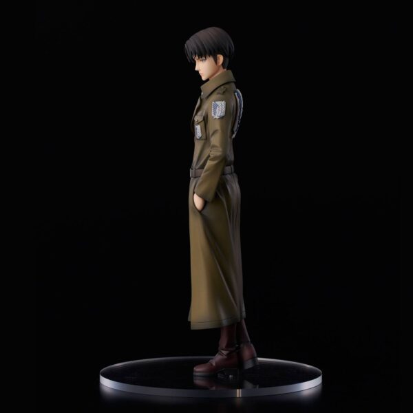 Figura Ataque a los Titanes Levi Coat