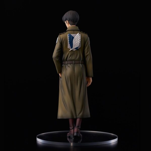 Figura Ataque a los Titanes Levi Coat