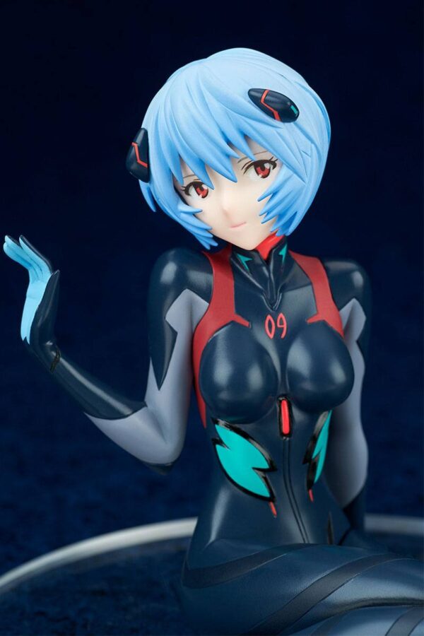 Descubre el apasionante mundo de Estatua You Can Not Redo Rei Ayanami.