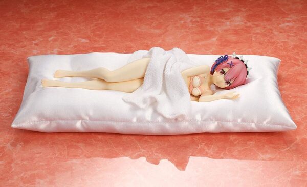 Descubre el apasionante mundo de Figura Ram Sleep Sharing Pink Lingerie Re ZERO.
