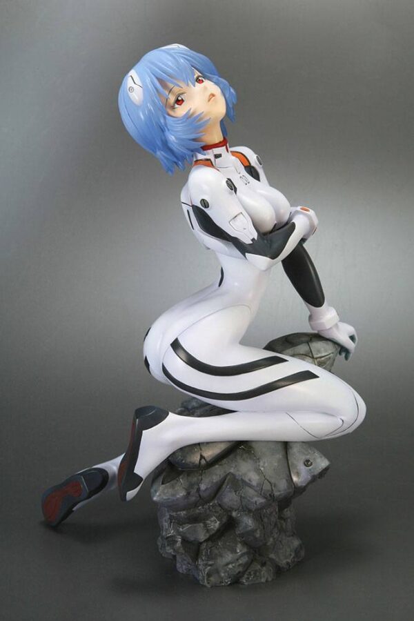 Descubre el apasionante mundo de Estatua Rei Ayanami Plugsuit 19cm.