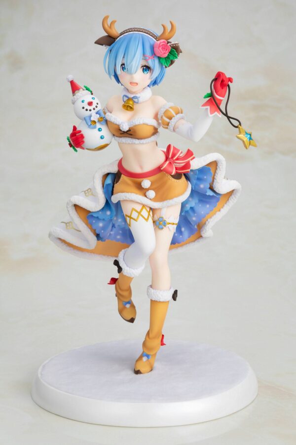 Descubre el apasionante mundo de Figura Rem Christmas Maid.