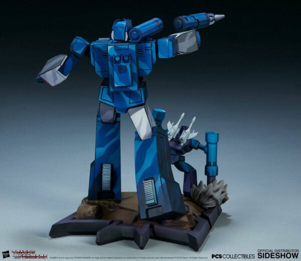 Figura Transformers Classic Scale Soundwave 24 cm