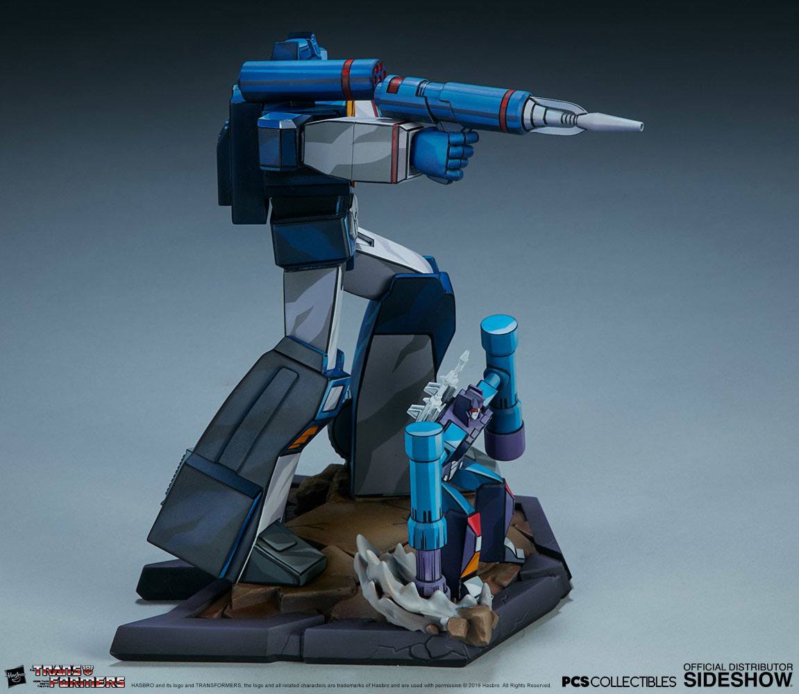 Figura Transformers Classic Scale Soundwave 24 cm