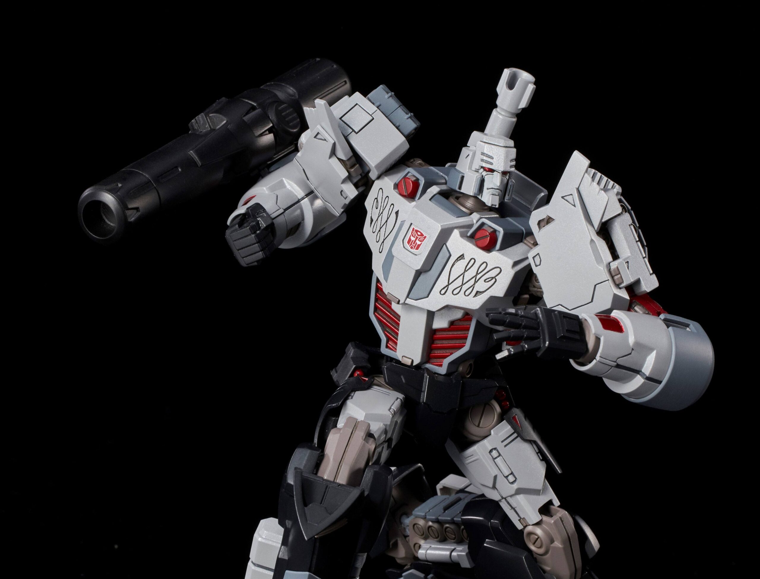 Figura Transformers Furai Model Kit Megatron IDW Autobot