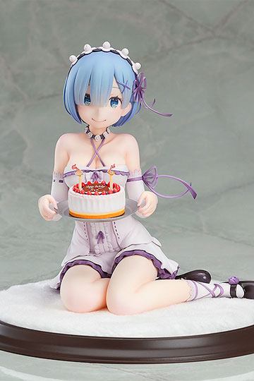 Descubre el apasionante mundo de Estatua Rem Birthday Cake.