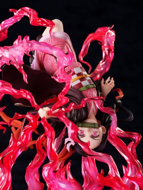 Estatua Nezuko Kamado Exploding Blood