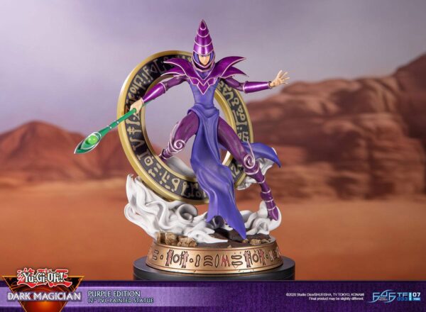 Estatua Dark Magician Purple Version