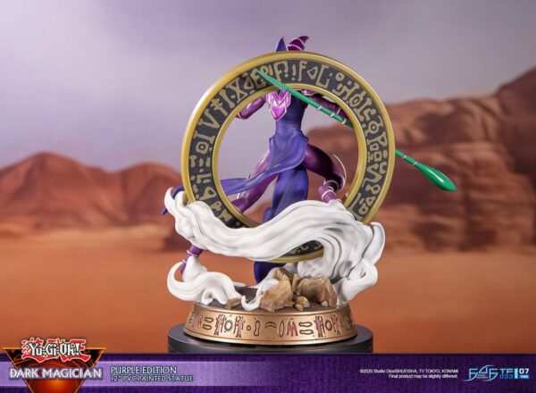 Estatua Dark Magician Purple Version