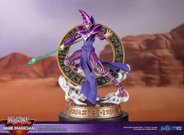 Estatua Dark Magician Purple Version