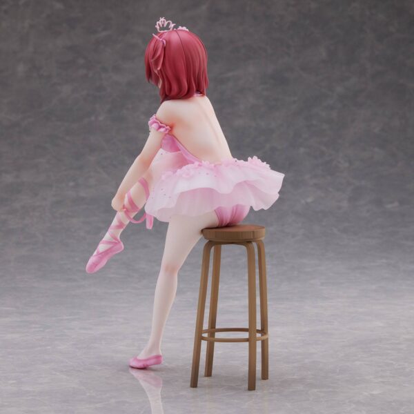 Descubre el apasionante mundo de Estatua Flamingo Ballet Red Hair Girl.