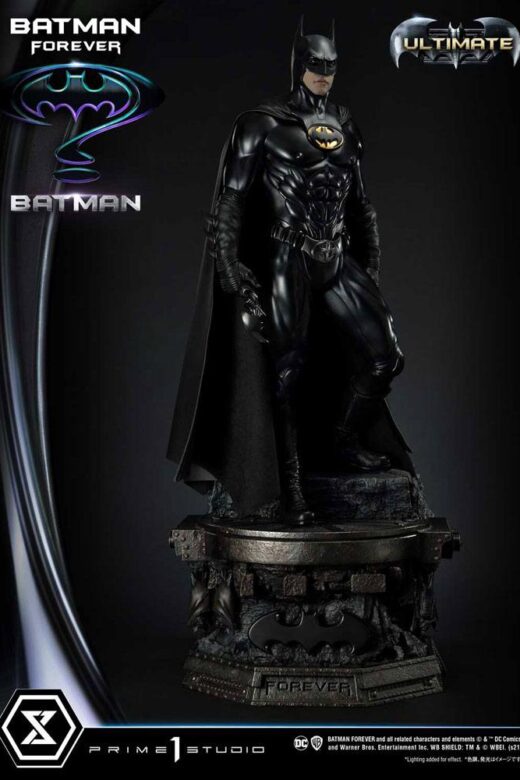 Descubre el apasionante mundo de Estatua Batman Ultimate Bonus Version.