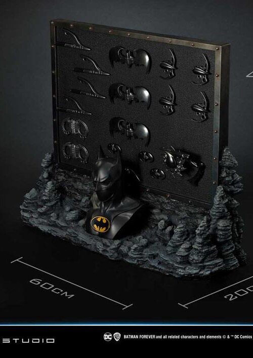 Descubre el apasionante mundo de Estatua Batman Ultimate Bonus Version.