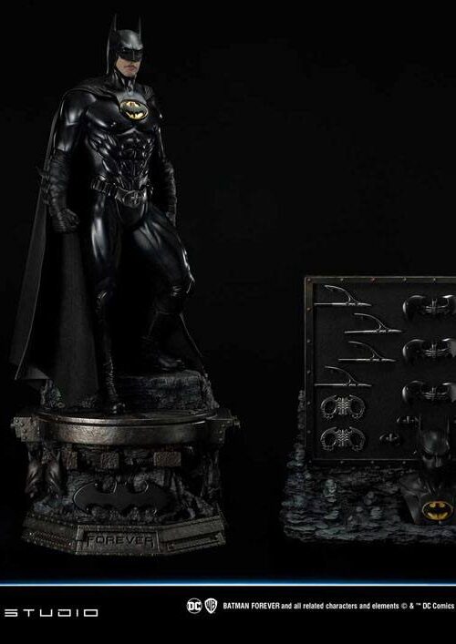 Descubre el apasionante mundo de Estatua Batman Ultimate Bonus Version.