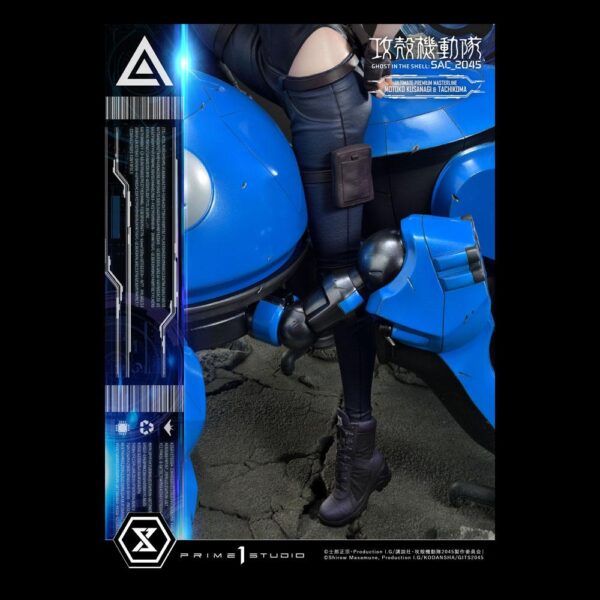 Descubre el apasionante mundo de Estatua Kusanagi and Tachikoma Bonus Version.
