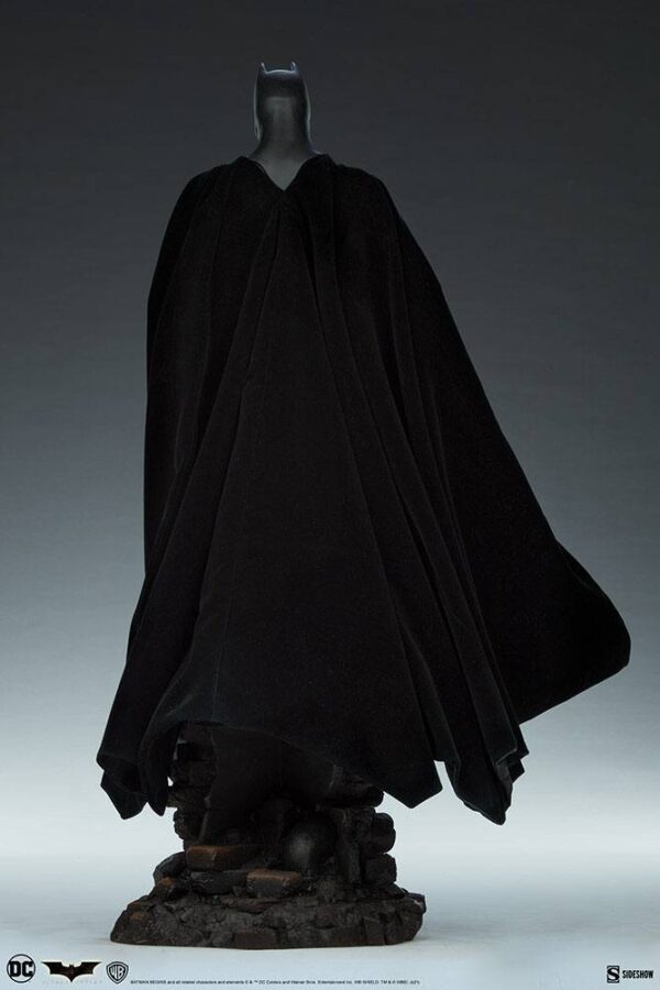 Descubre el apasionante mundo de Estatua Premium Format Batman.