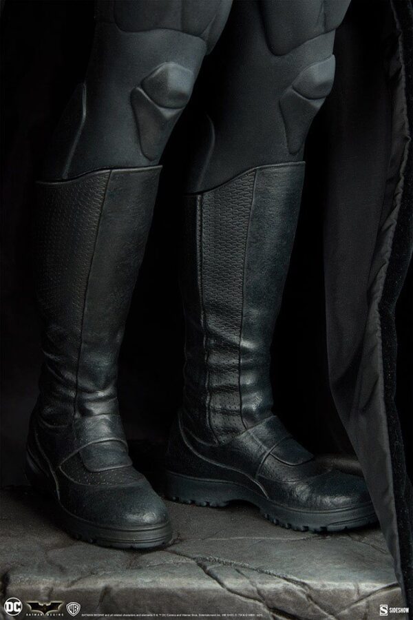 Descubre el apasionante mundo de Estatua Premium Format Batman.