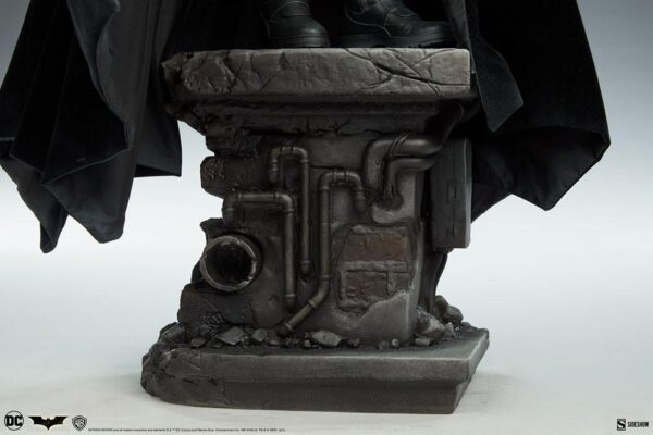 Descubre el apasionante mundo de Estatua Premium Format Batman.