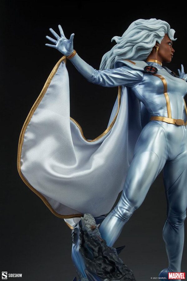 Descubre el apasionante mundo de Estatua Premium Format Storm.