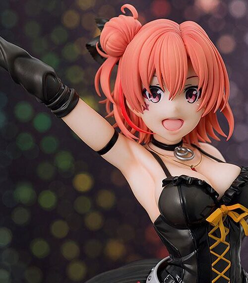 Descubre el apasionante mundo de Estatua Yui Yuigahama Rock.