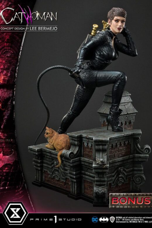 Descubre el apasionante mundo de Estatua Catwoman Deluxe Bonus Version.