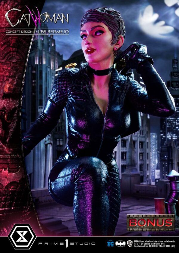Descubre el apasionante mundo de Estatua Catwoman Deluxe Bonus Version.