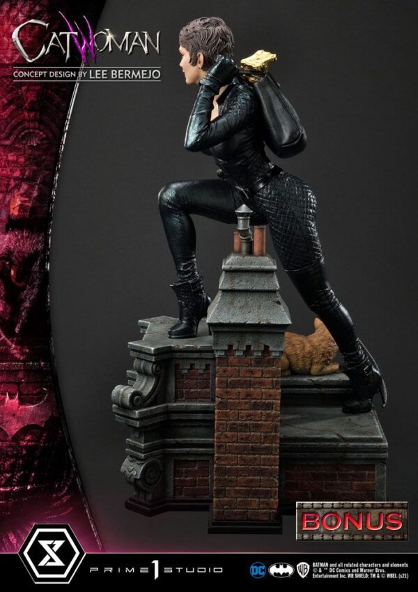 Descubre el apasionante mundo de Estatua Catwoman Deluxe Bonus Version.