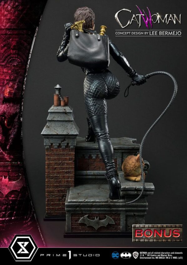 Descubre el apasionante mundo de Estatua Catwoman Deluxe Bonus Version.