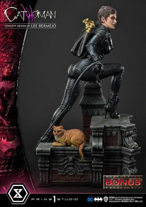 Descubre el apasionante mundo de Estatua Catwoman Deluxe Bonus Version.