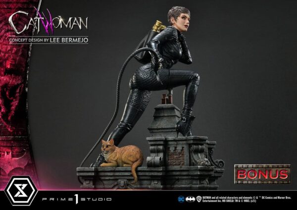 Descubre el apasionante mundo de Estatua Catwoman Deluxe Bonus Version.