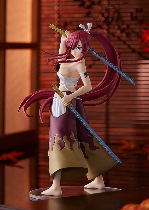 Estatua Erza Scarlet Demon Blade Benizakura