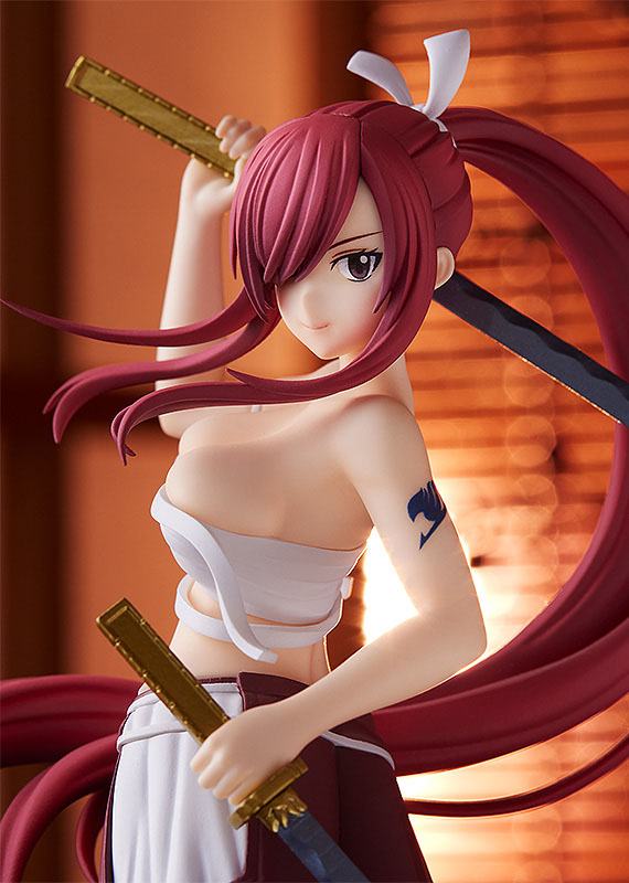 Estatua Erza Scarlet Demon Blade Benizakura