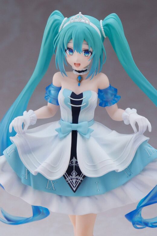 Estatua Hatsune Miku Cinderella