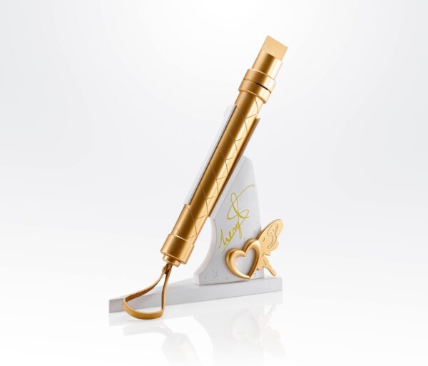 Descubre el apasionante mundo de Replica Microfono de Sheryl Nome.