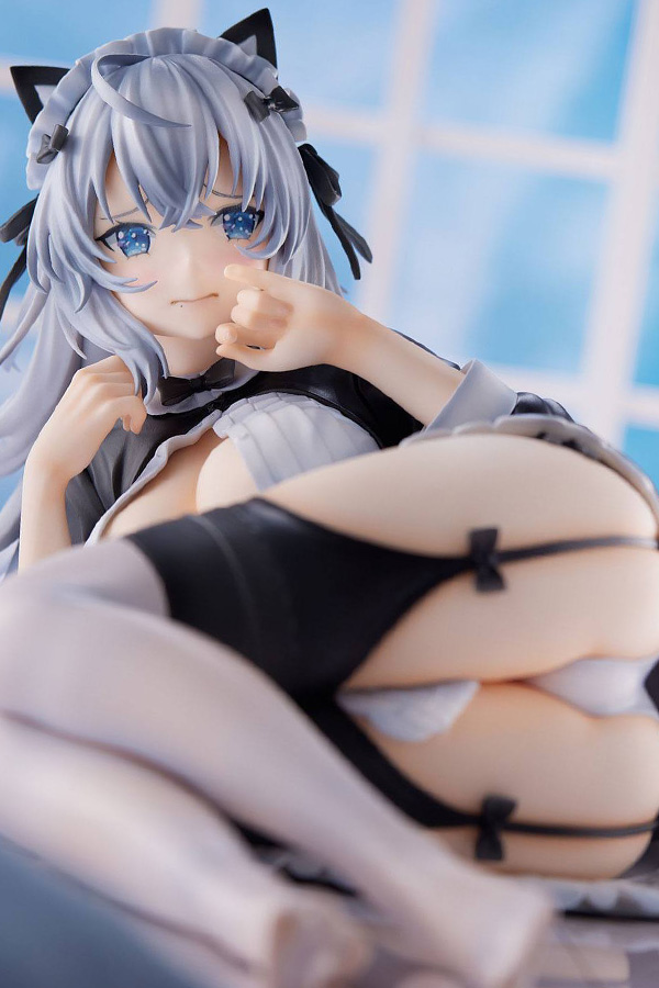 Descubre el apasionante mundo de Estatua Komashiro Illustration Meido Nyanko.