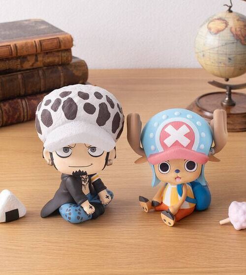 Descubre el apasionante mundo de Estatuas Look Up Trafalgar y Chopper.