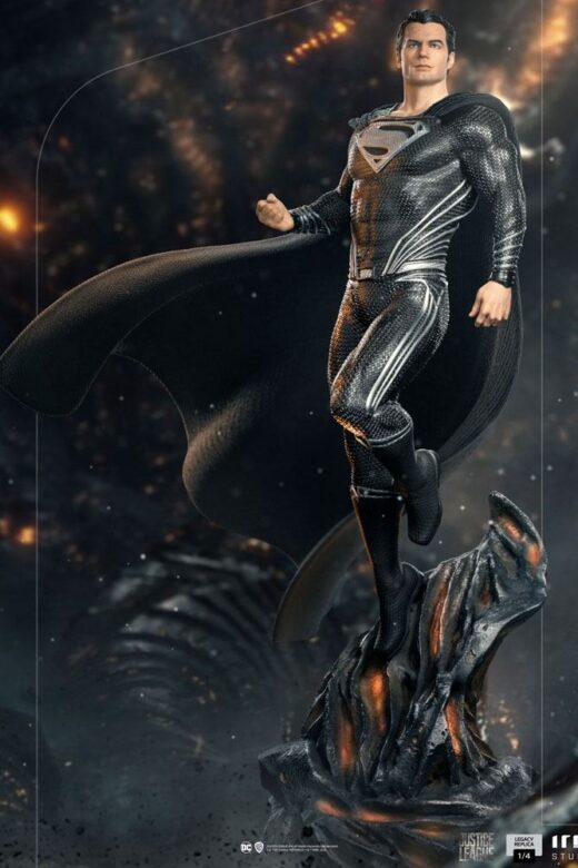 Estatua Art Scale Superman Black Suit