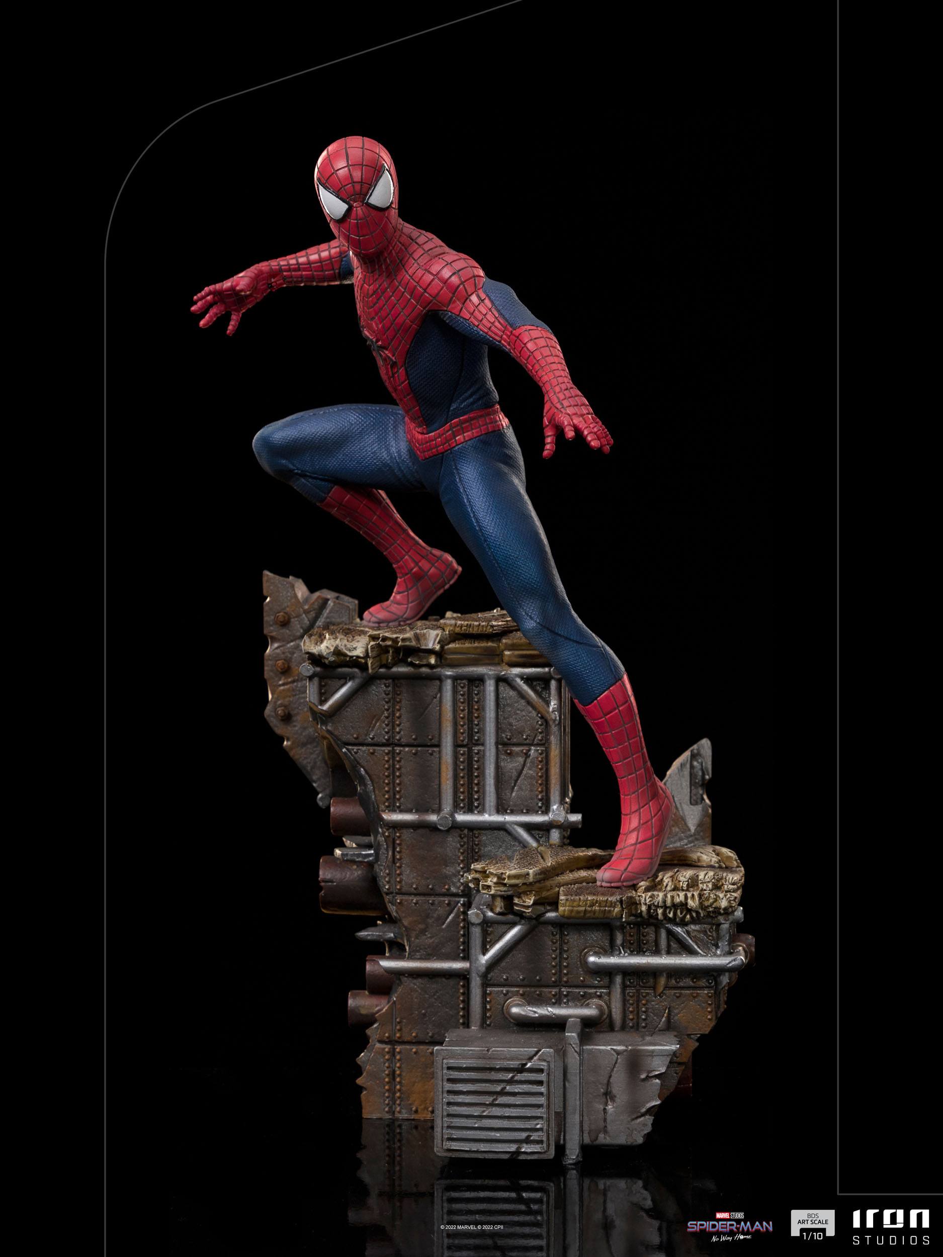 Estatua Deluxe Spider-Man Peter 3