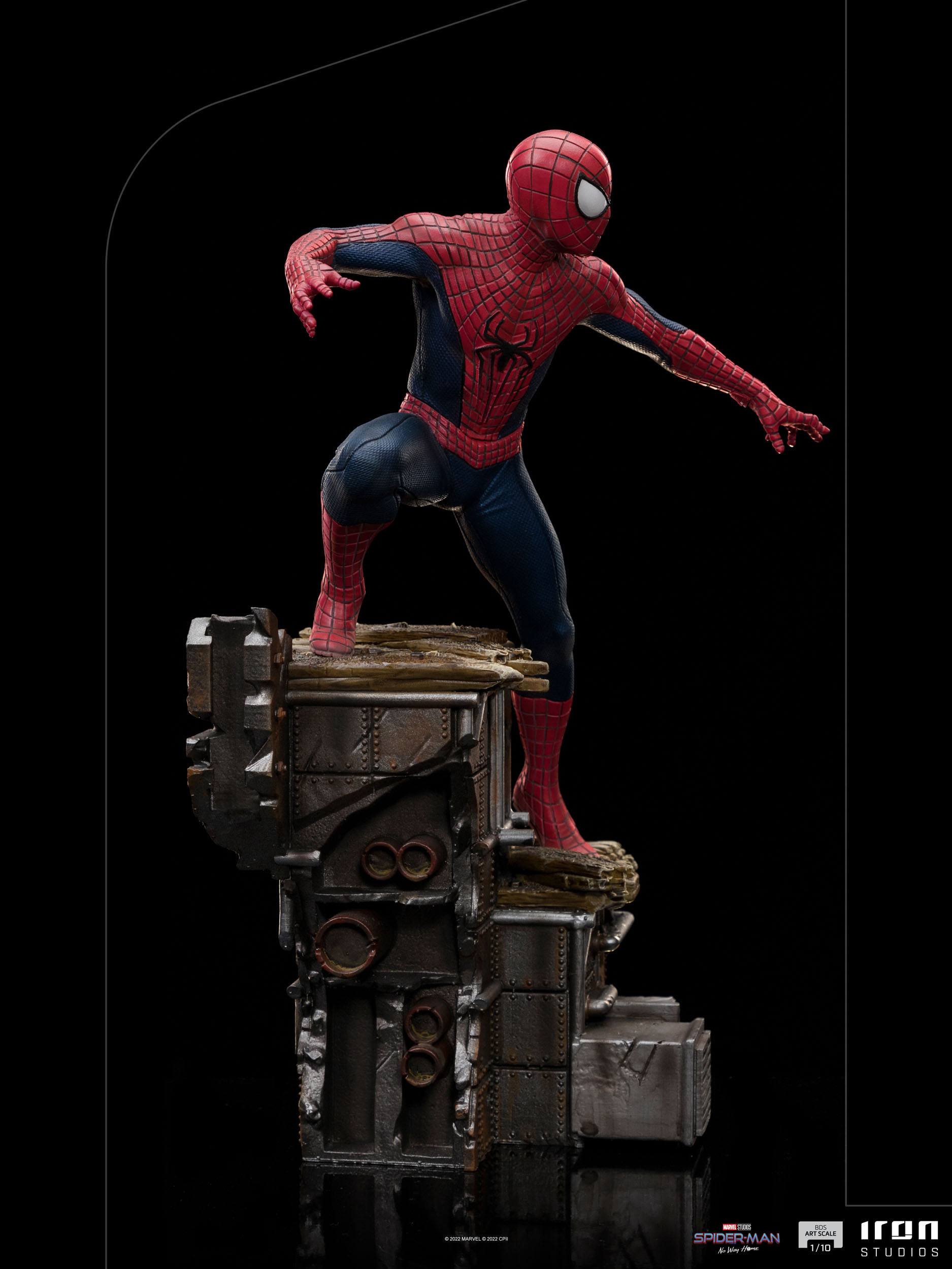 Estatua Deluxe Spider-Man Peter 3