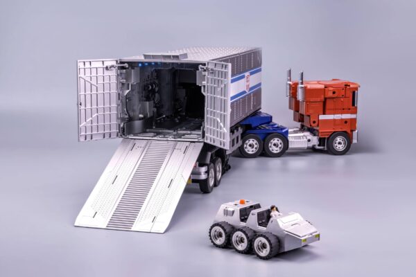 Robot Optimus Prime Flagship Trailer Kit Transformers