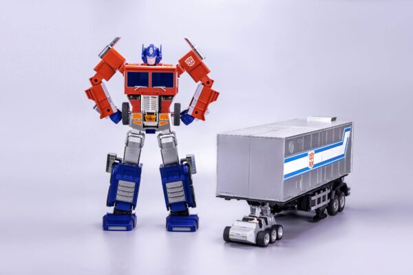 Robot Optimus Prime Flagship Trailer Kit Transformers