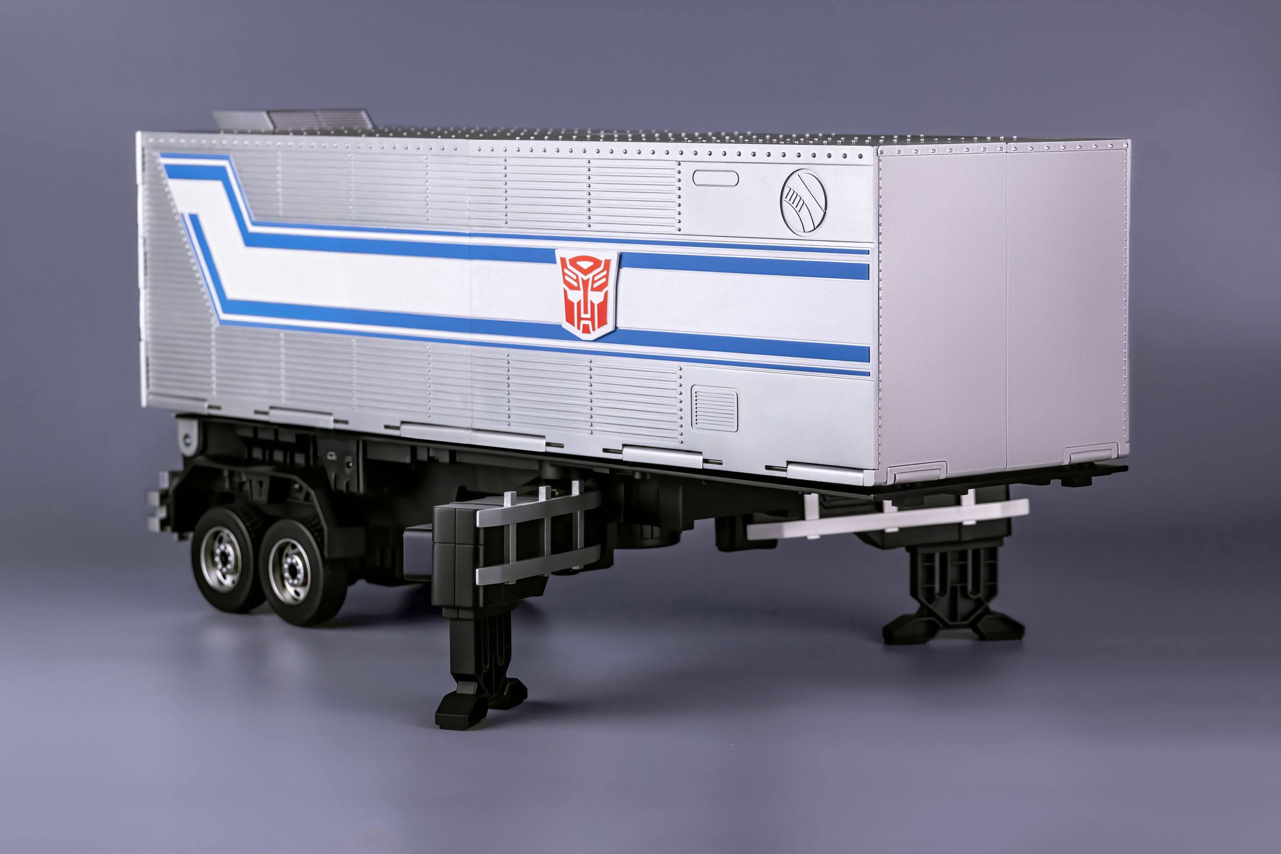 Robot Optimus Prime Flagship Trailer Kit Transformers