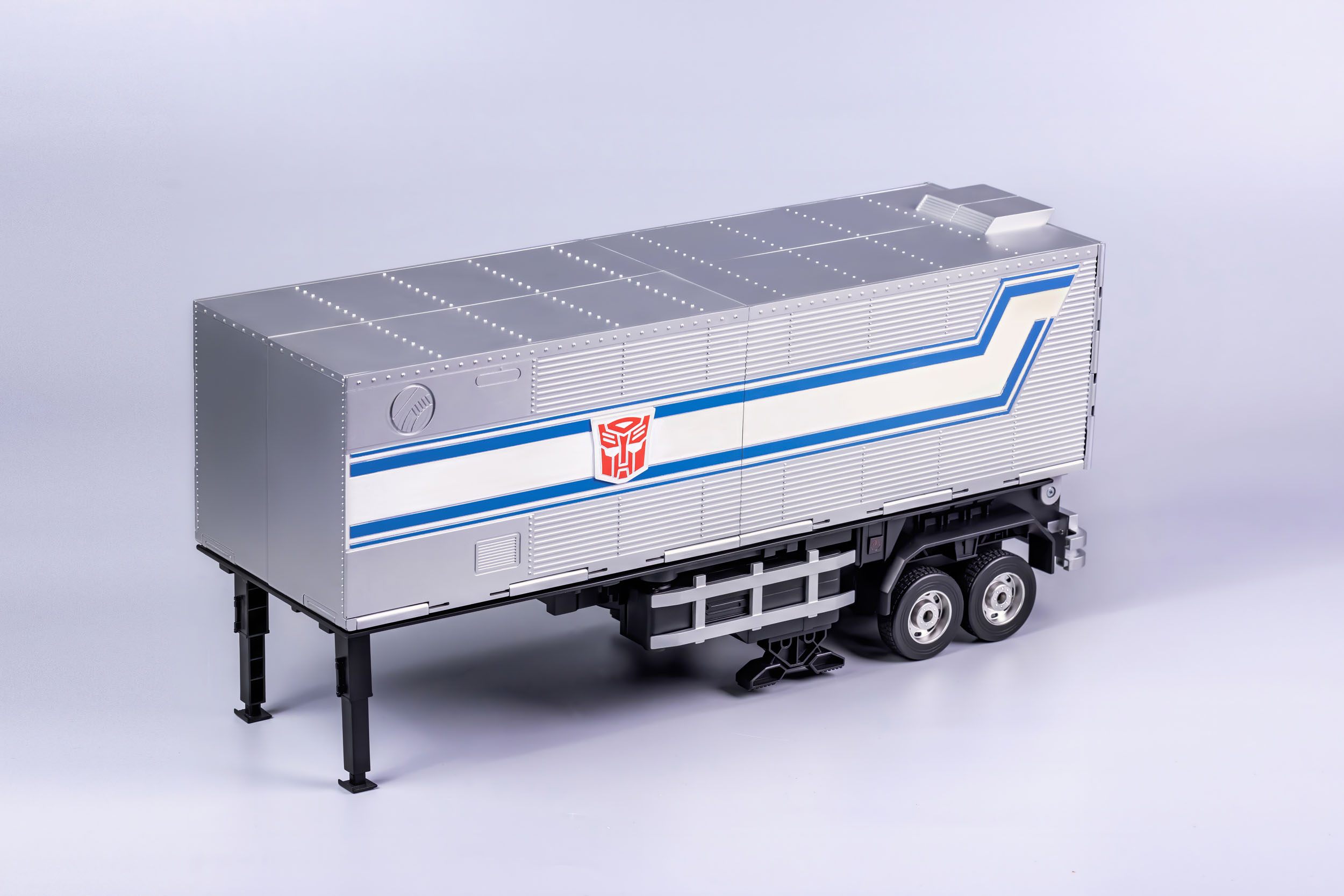 Robot Optimus Prime Flagship Trailer Kit Transformers