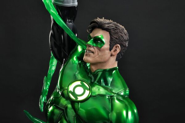 Descubre el apasionante mundo de Estatua Green Lantern Hal Jordan Deluxe.